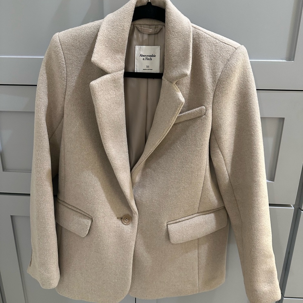 Abercrombie & Fitch Women's Light Tan Blazer NWOT